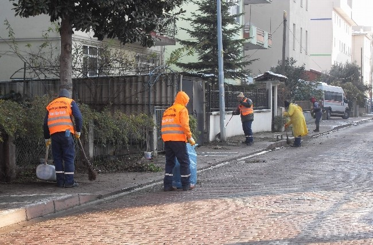İzmit\'te Cadde ve Sokaklar Tertemiz