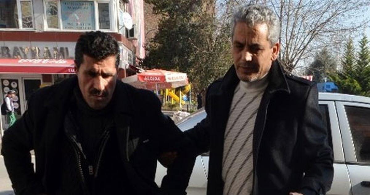 Kendisini Aldattığını Düşündüğü Eşini Öldürdü