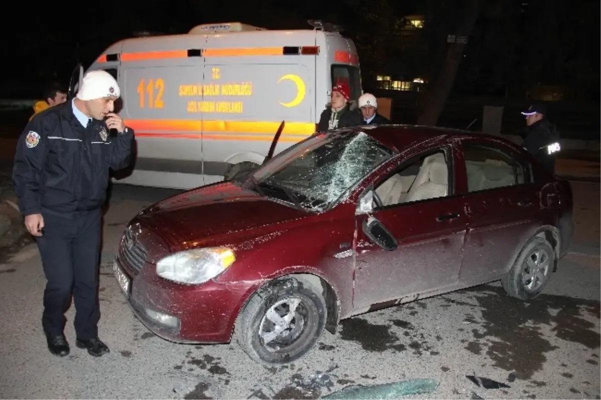 Samsun\'da Trafik Kazası: 2 Yaralı