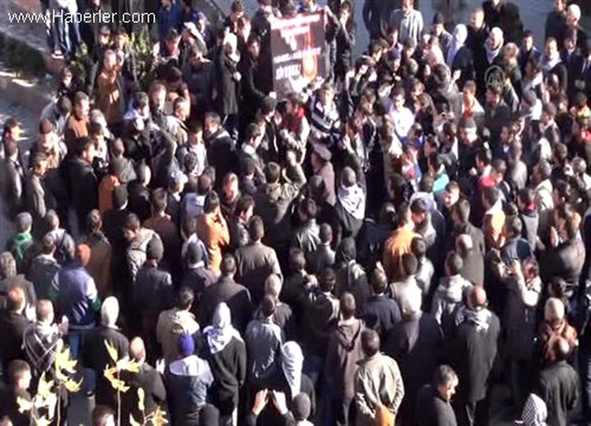 Siverek\'te elektrik kesintisi protestosu