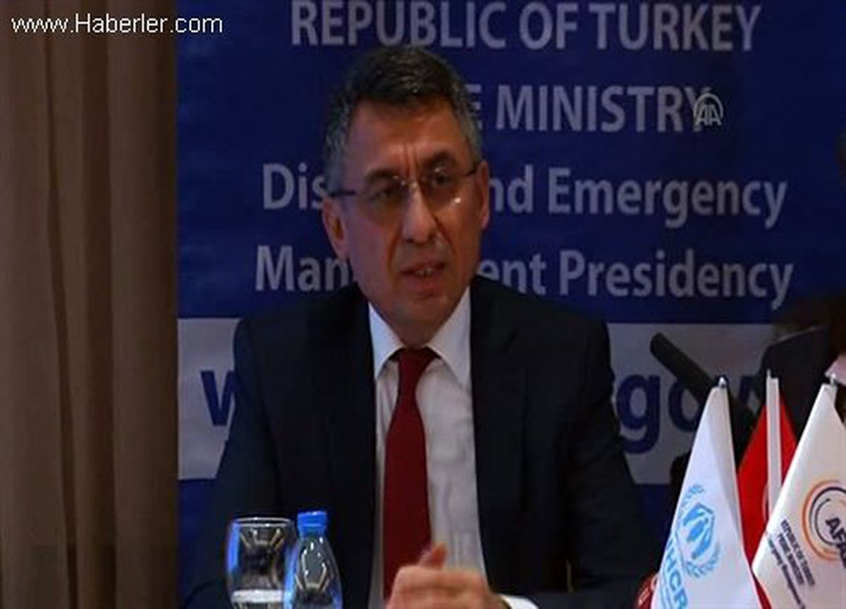AFAD Başkanı Oktay: "Kamplarımızda yaklaşık 30-40 bin kişilik rezervasyon oluşturduk"
