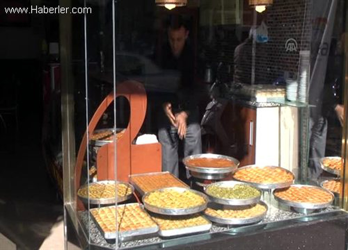 Almanya\'daki ilk Türk bakanın akrabaları sevinçli -