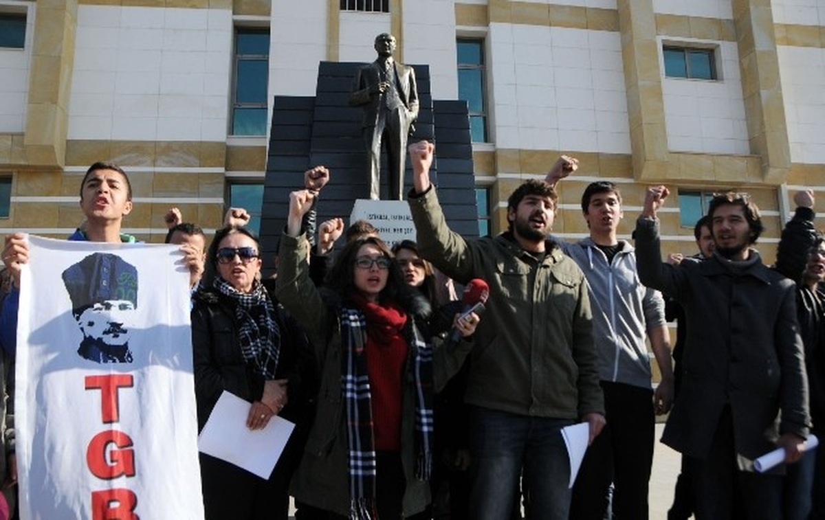Antalya\'da Tgb\'den Gözaltı Protestosu