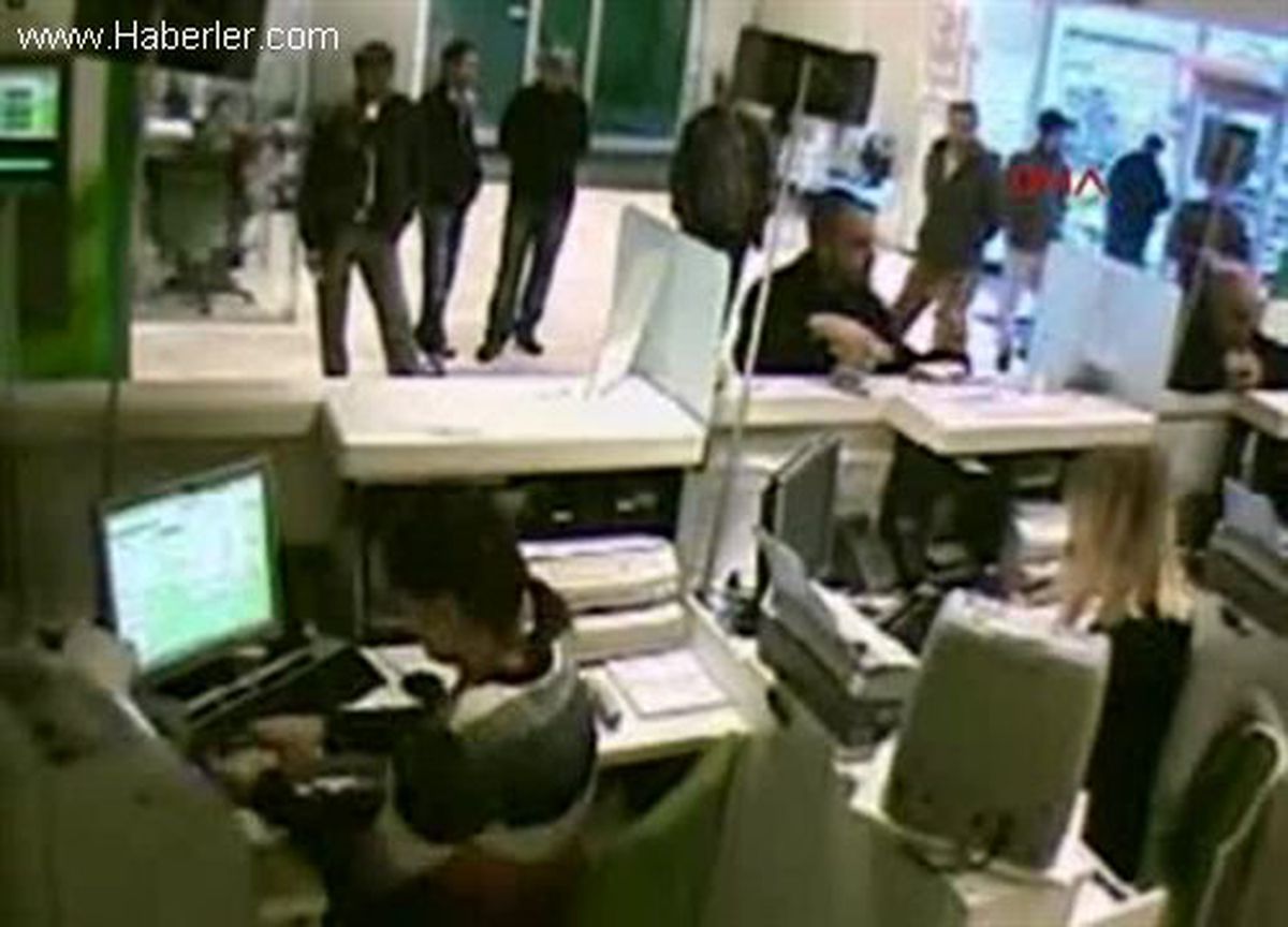 Bankadan Çektiği 70 Bin Lirasını Böyle Çaldılar