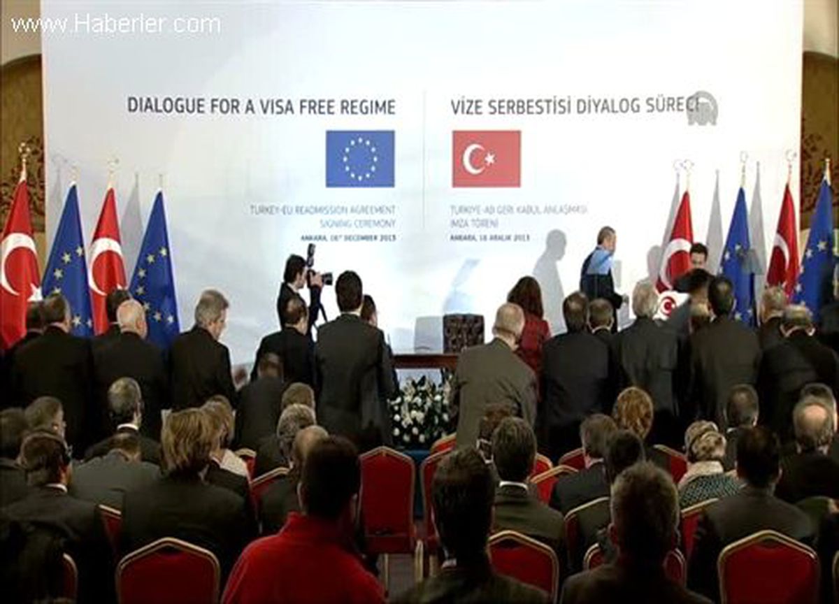 Başbakan Erdoğan: \'\'Vizesiz Avrupa\'nın kapıları açılıyor\'\' -
