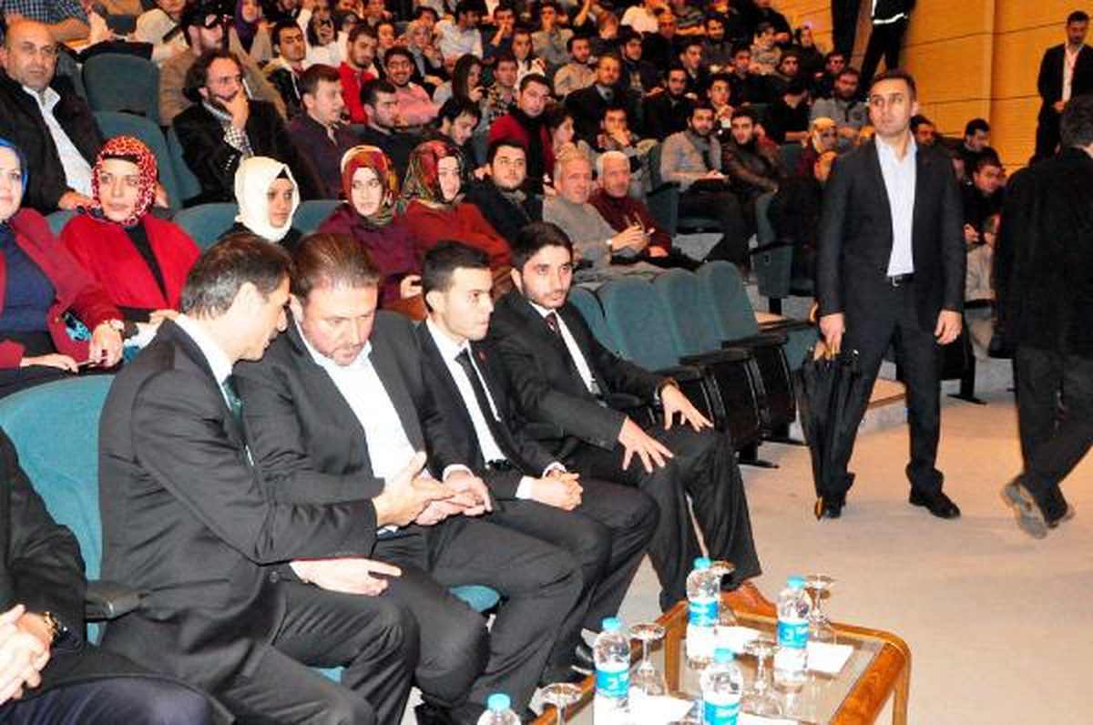 Başbakan\'ın Başdanışmanı Yiğit Bulut\'a Şemsiyeli Koruma