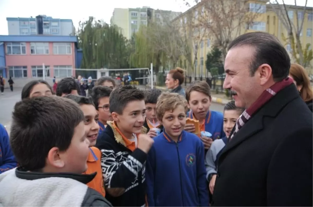Başkan Doğan, Okulları Tek Tek Geziyor