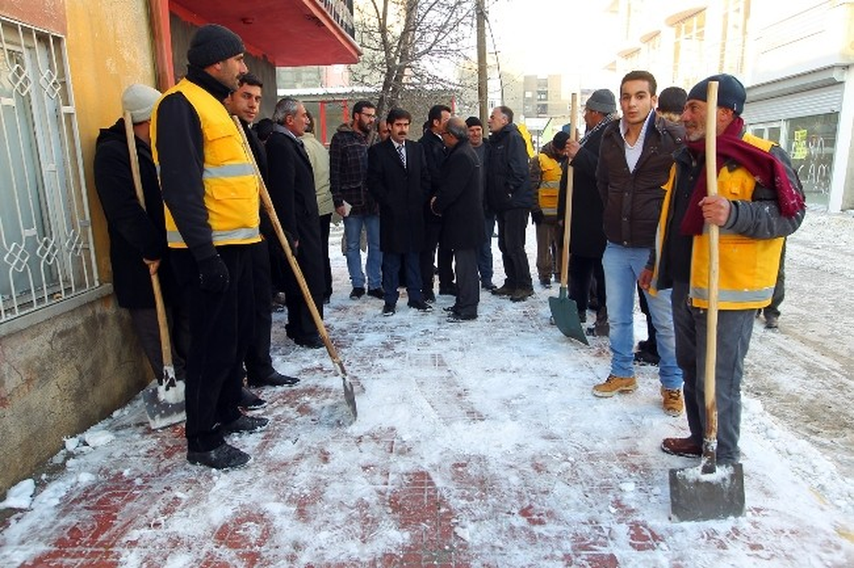 Başkan Kaya Kar Temizleme Çalışmalarını İnceledi