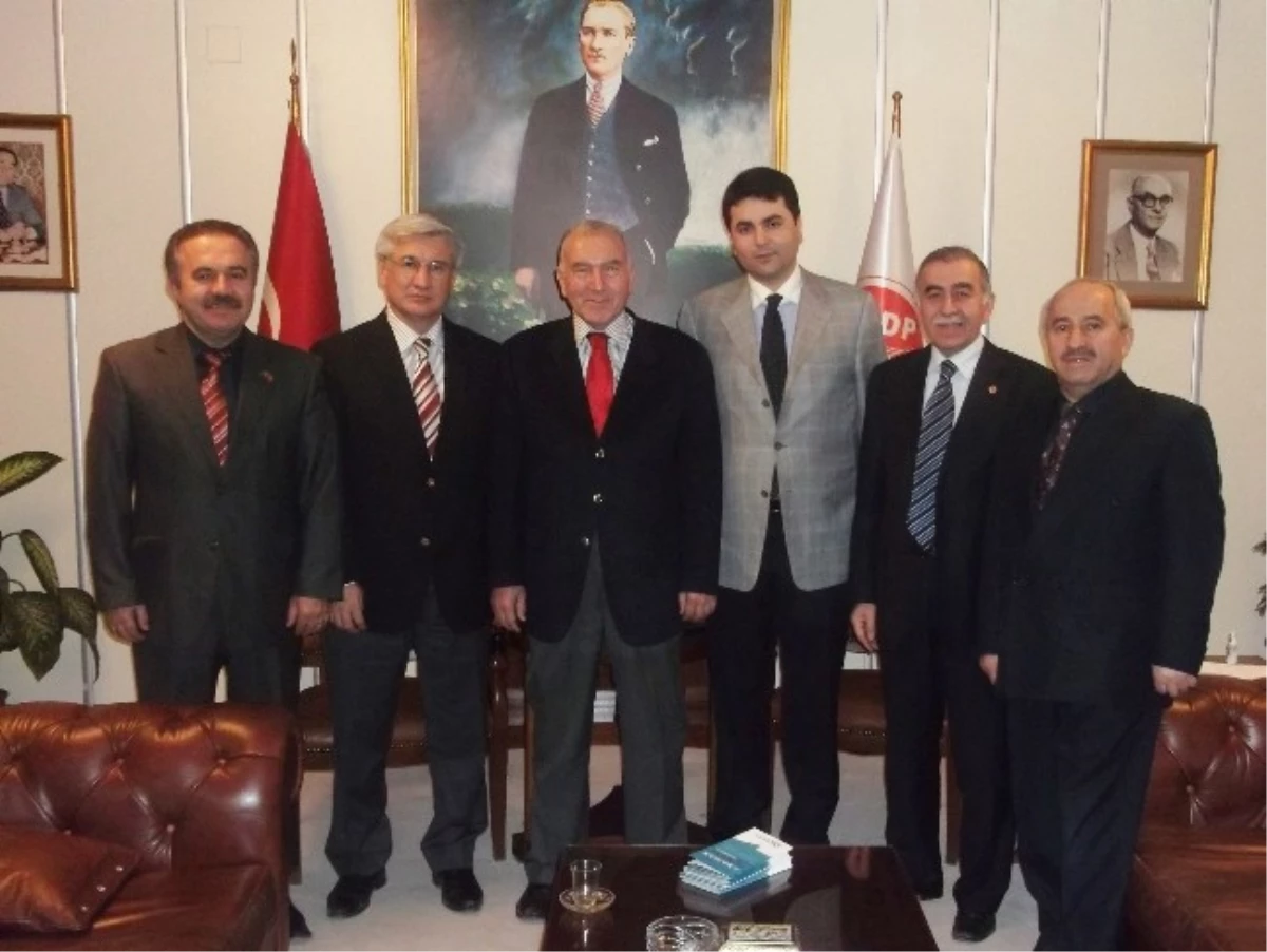 Belediye Başkanları Birliği\'nden DP Genel Başkanı Uysal\'a Ziyaret