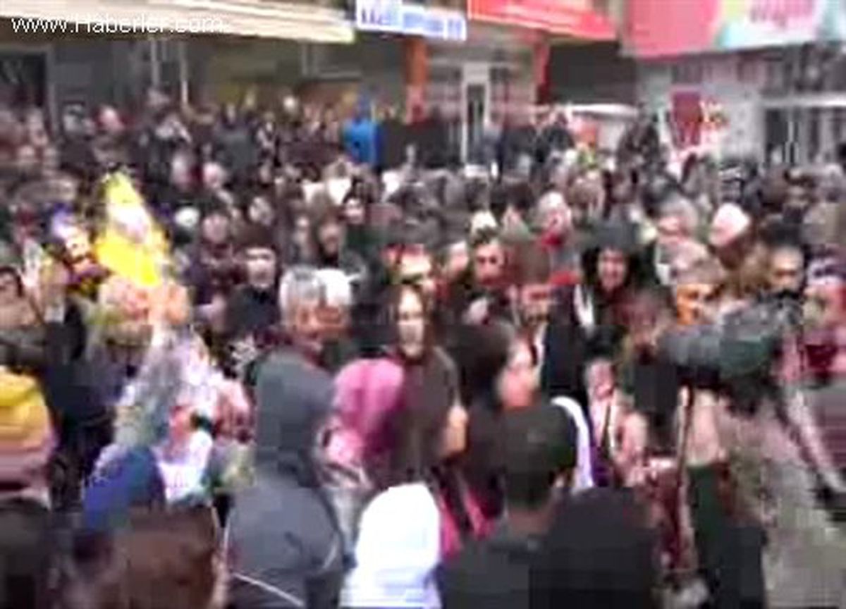 CHP\'li Tanrıkulu: Şimdi de Anayasa\'ya Direniyorlar" Haberine Ek