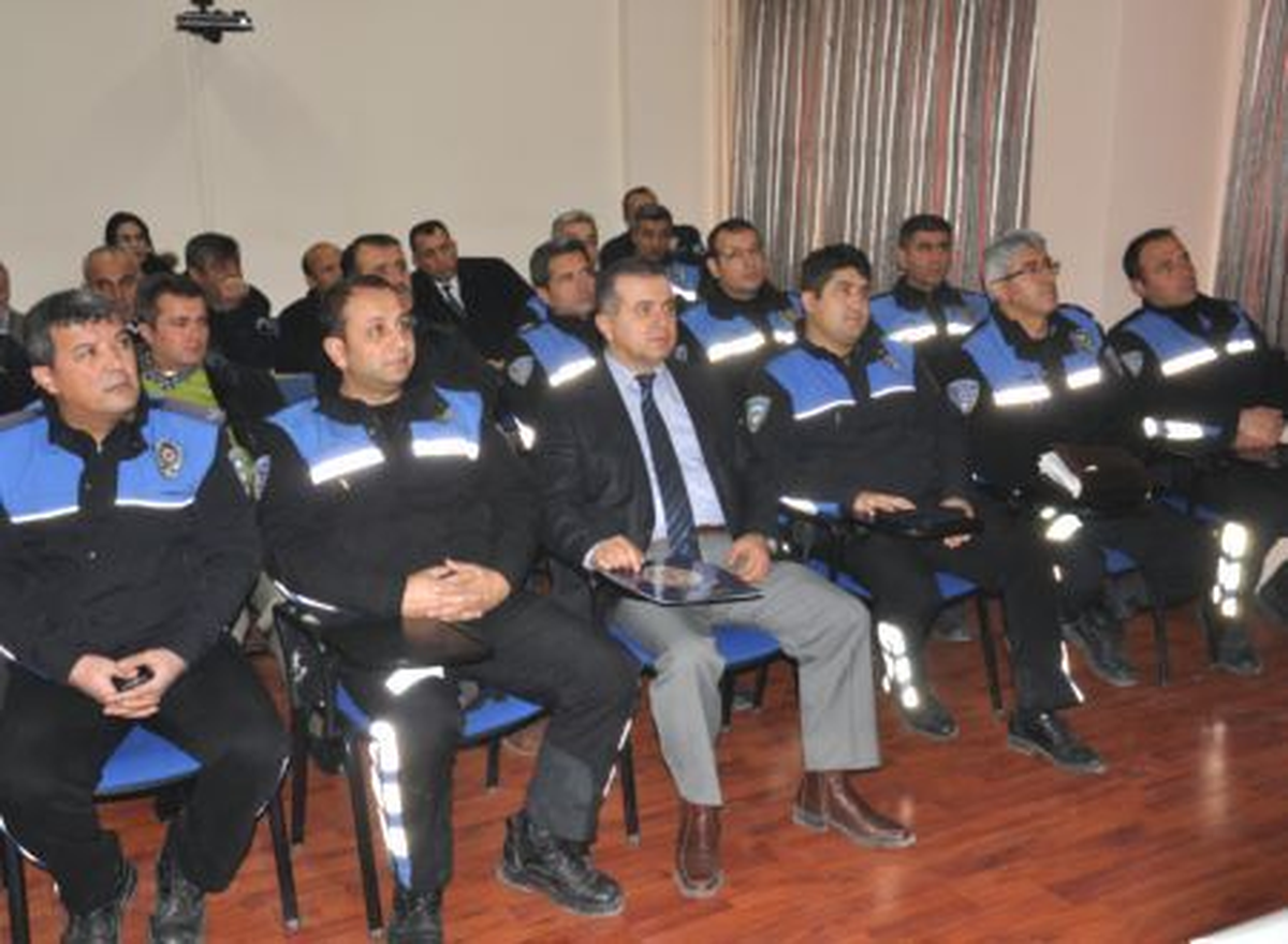 Çorum\'da Emniyet Mensuplarına Zihinsel Engellilerle İletişim Eğitimi