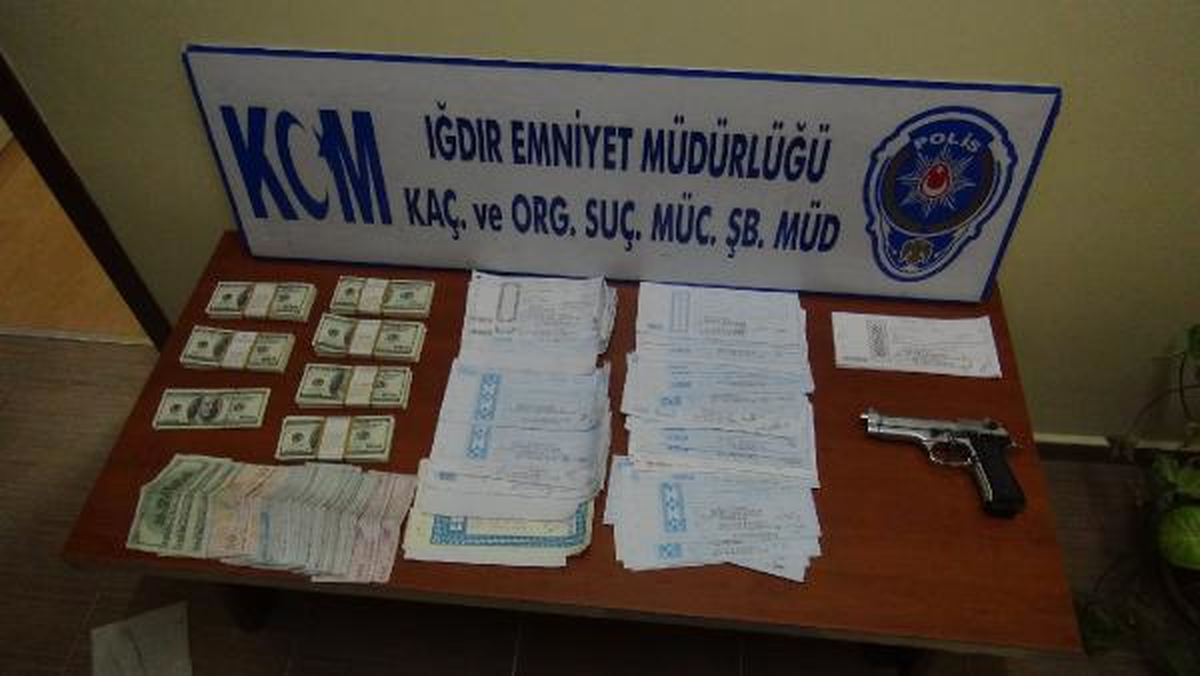 Dilucu Sınır Kapısında Operasyon: 7\'si Görevli 17 Gözaltı