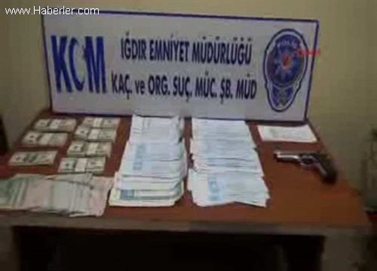 Dilucu Sınır Kapısında Operasyon: 7\'si Görevli 17 Gözaltı