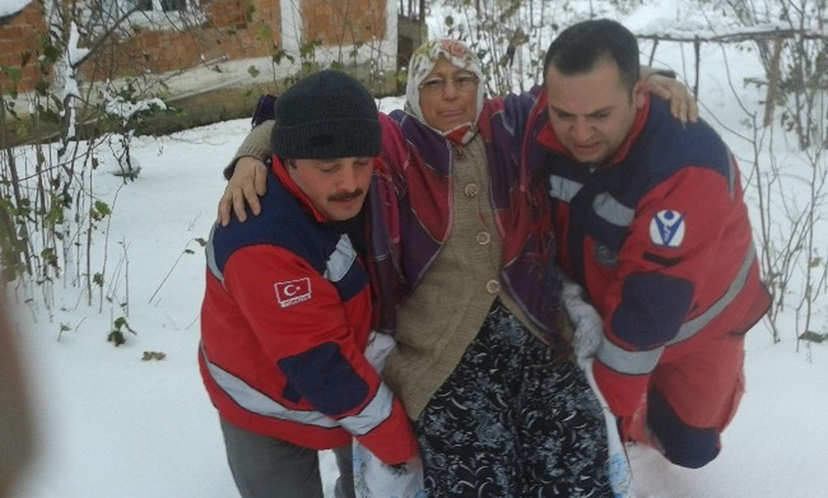 Diyaliz Hastası Kadını Umke ve 112 Kurtardı