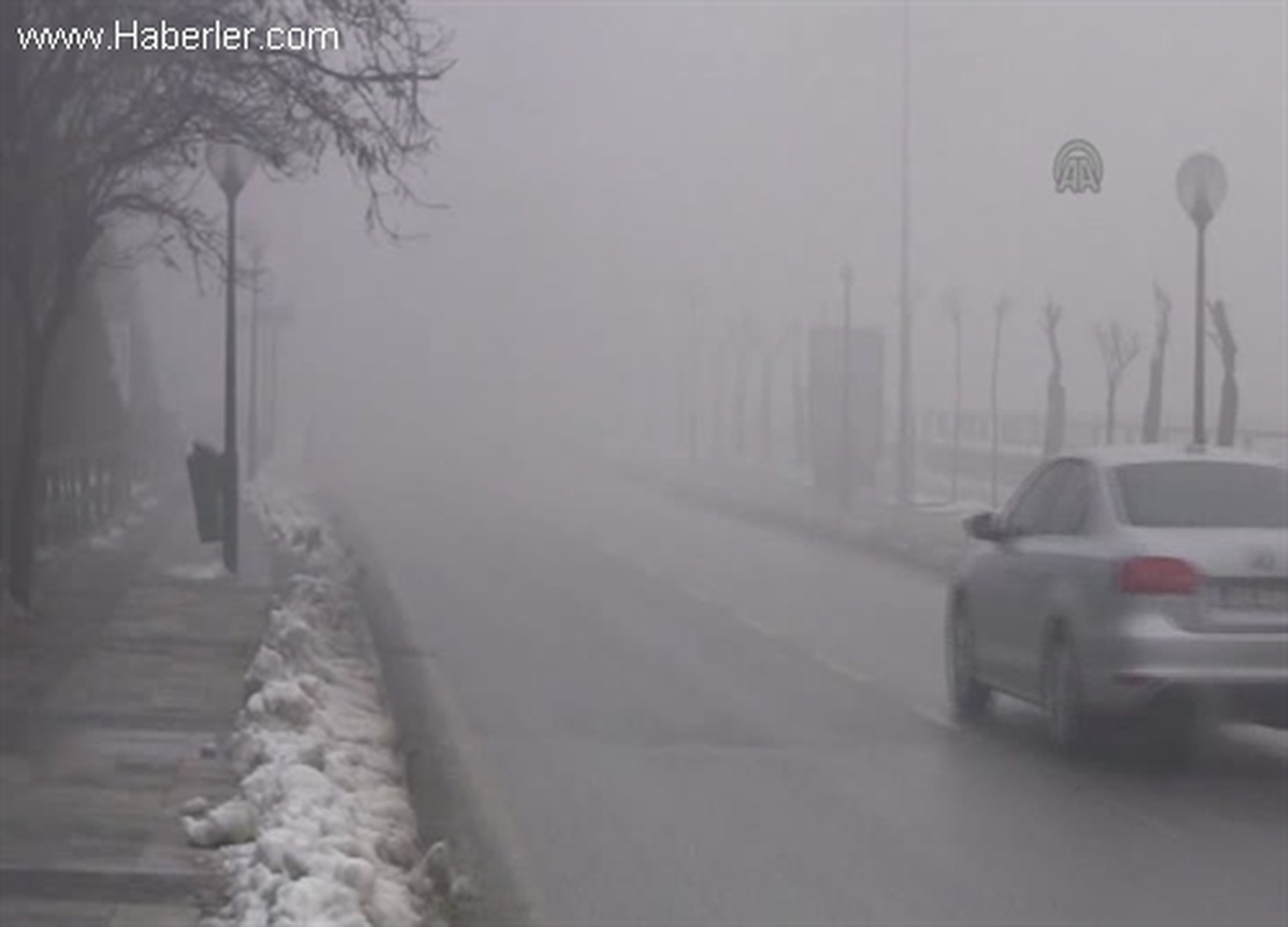 Düzce\'de Yoğun Sis Ulaşımı Olumsuz Etkiledi
