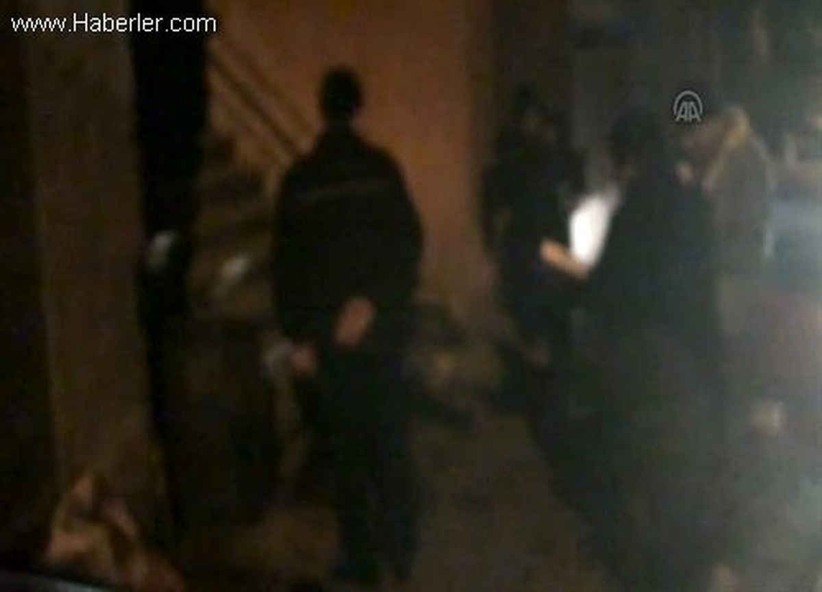Ereğli\'de Evine Çatıdan Girmeye Çalışırken Düşen Kişi Öldü