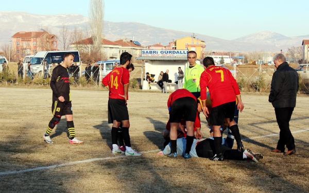 Gol Sayılmadı, Belediye Başkanı Hakemle Tartıştı