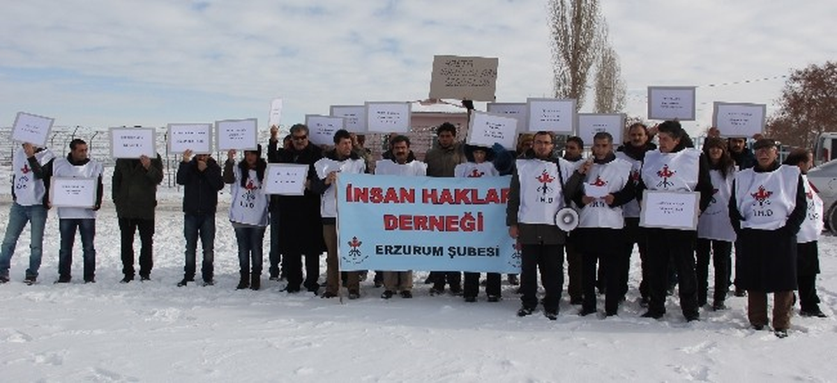 Hasta Hükümlüler İçin Karda Oturma Eylemi