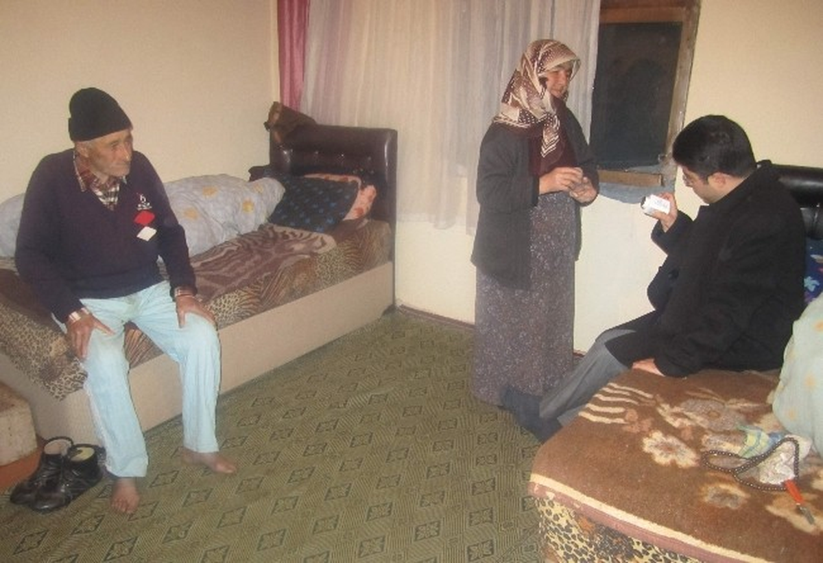 Kaymakam Gümüşçüoğlu\'ndan Yaşlılara Ziyaret