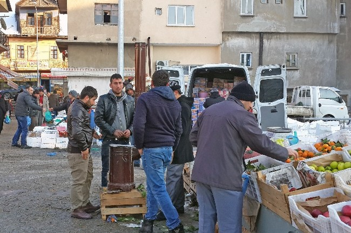Kelkit\'te Pazarcıların Soğukla İmtihanı