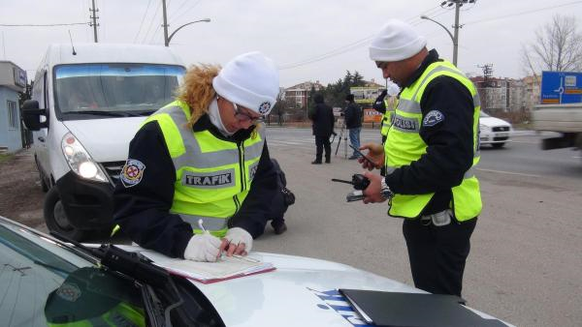 Edirne D-100 Karayolunda Kış Lastiği Denetimi Yapıldı