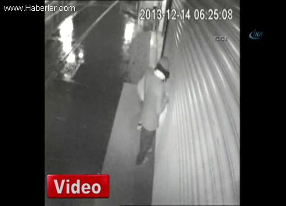 Kuyumculara Dadanan Soyguncular Güvenlik Kamerasına Yakalandı