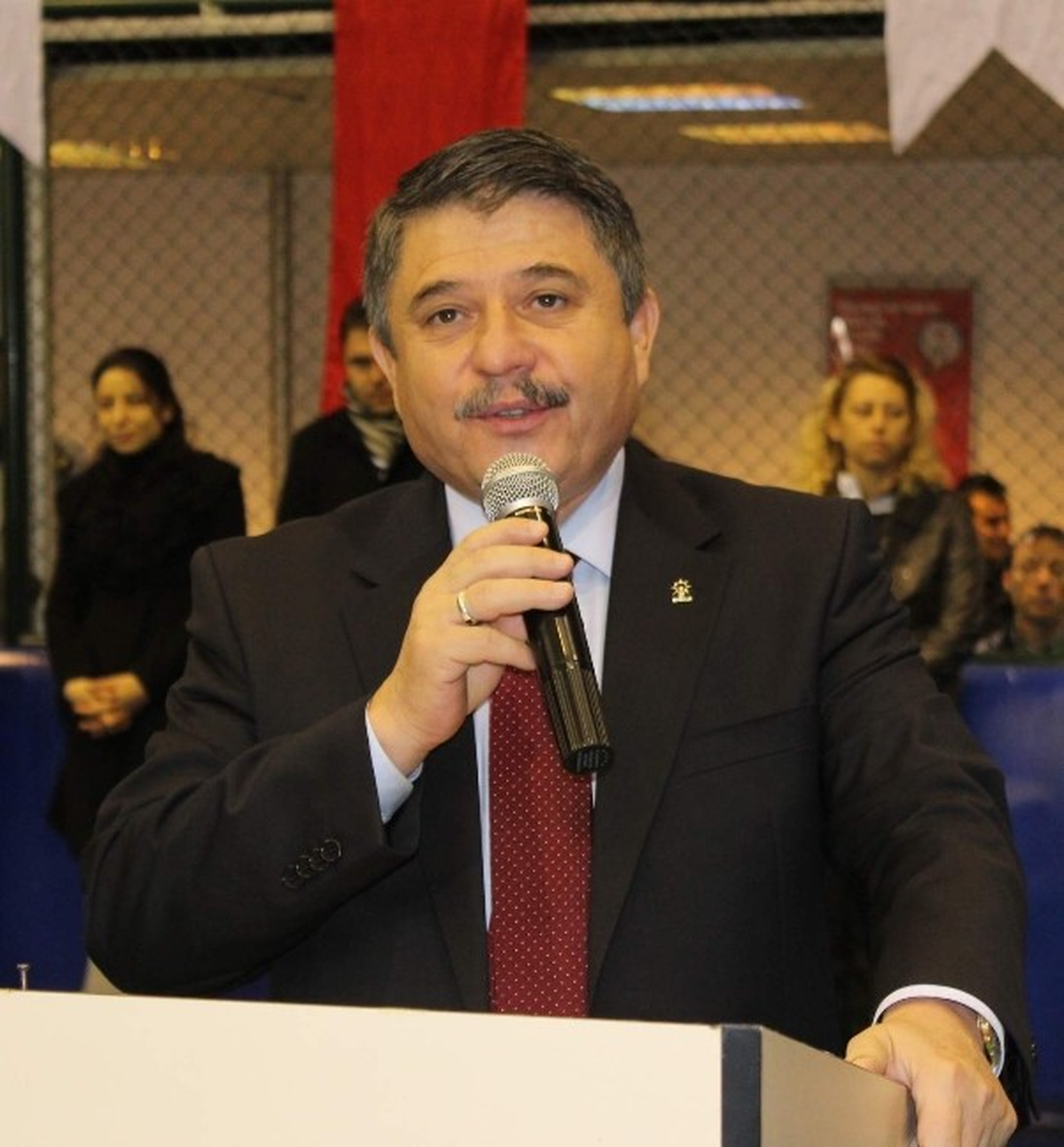 Manisa\'da Amatör Spor Kulüplerine Malzeme Desteği