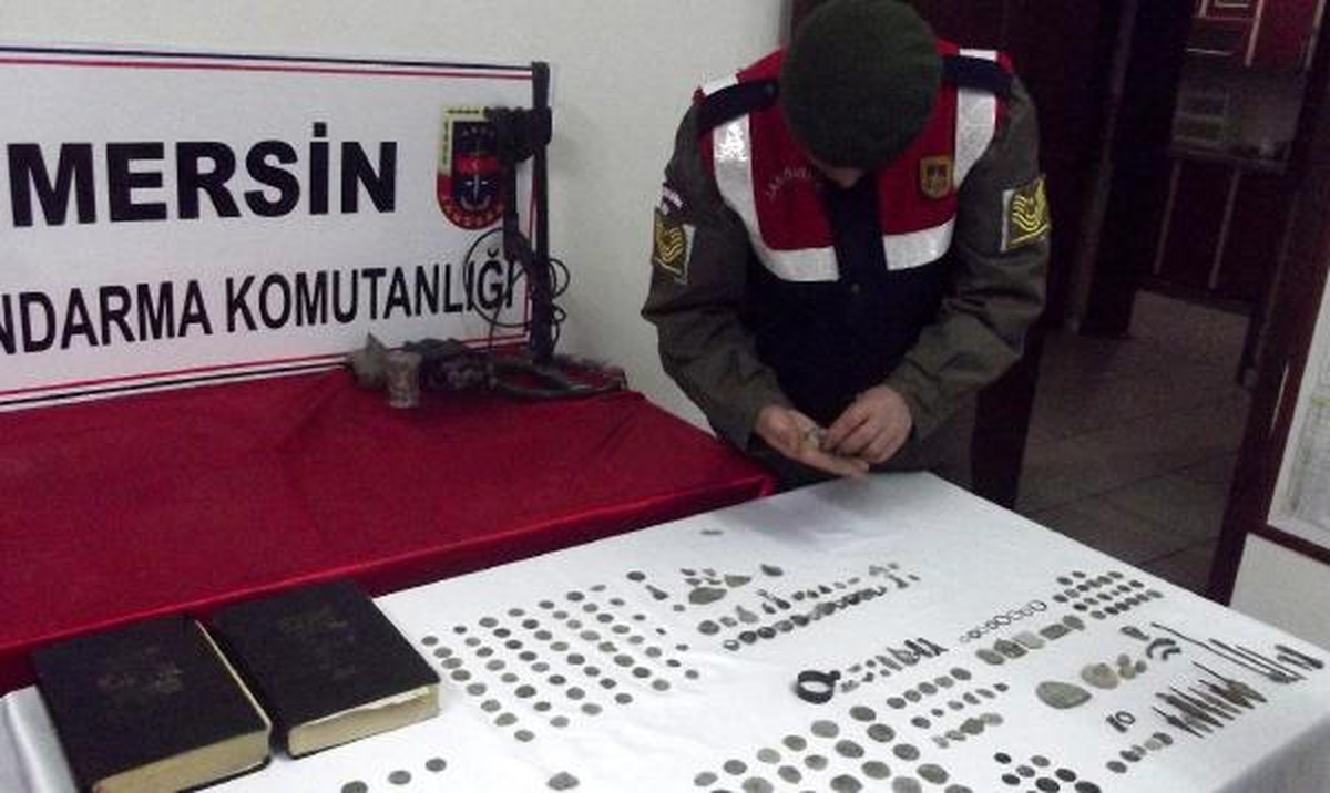 Mersin\'de 350 Parça Tarihi Eser Ele Geçirildi
