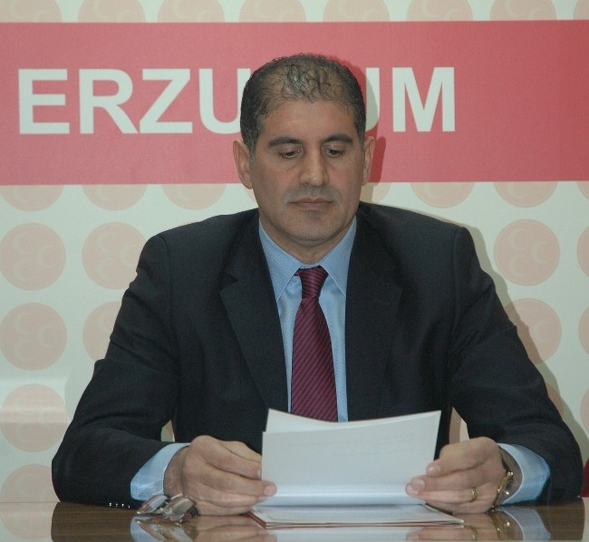 MHP\'den Dışişleri Bakanı Ahmet Davutoğlu\'na Tepki