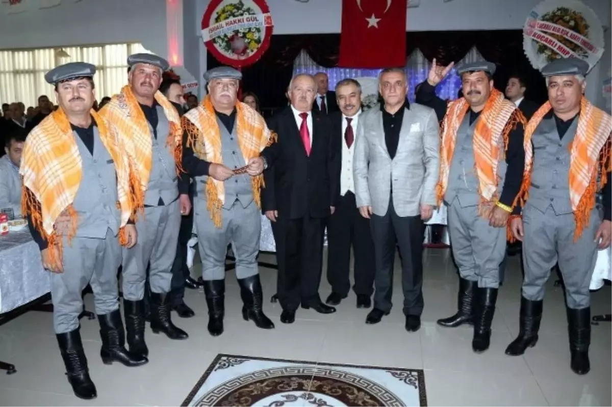 MHP\'nin Efeler Adayı Recep Taner Sahaya İndi