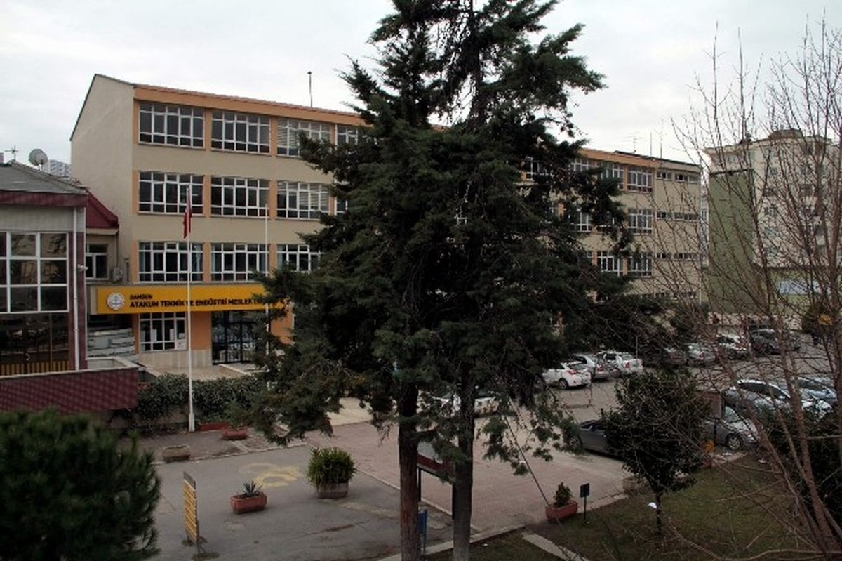 Okulda Öğrenci Kavgası Kanlı Bitti: 1 Yaralı