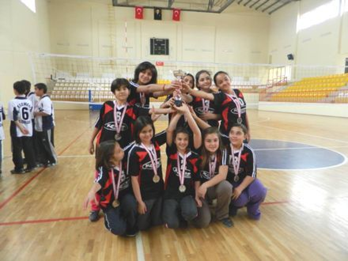Samsun\'da Ortaokullararası Voleybol İl Birinciliği Sona Erdi