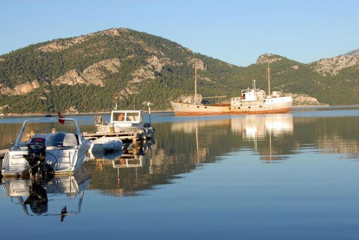 Marmaris\'te Rus Gemisi Karaya Oturdu