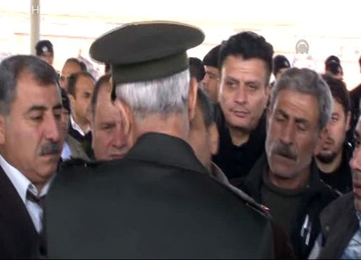Şehit polis memuru son yolculuğuna uğurlandı -