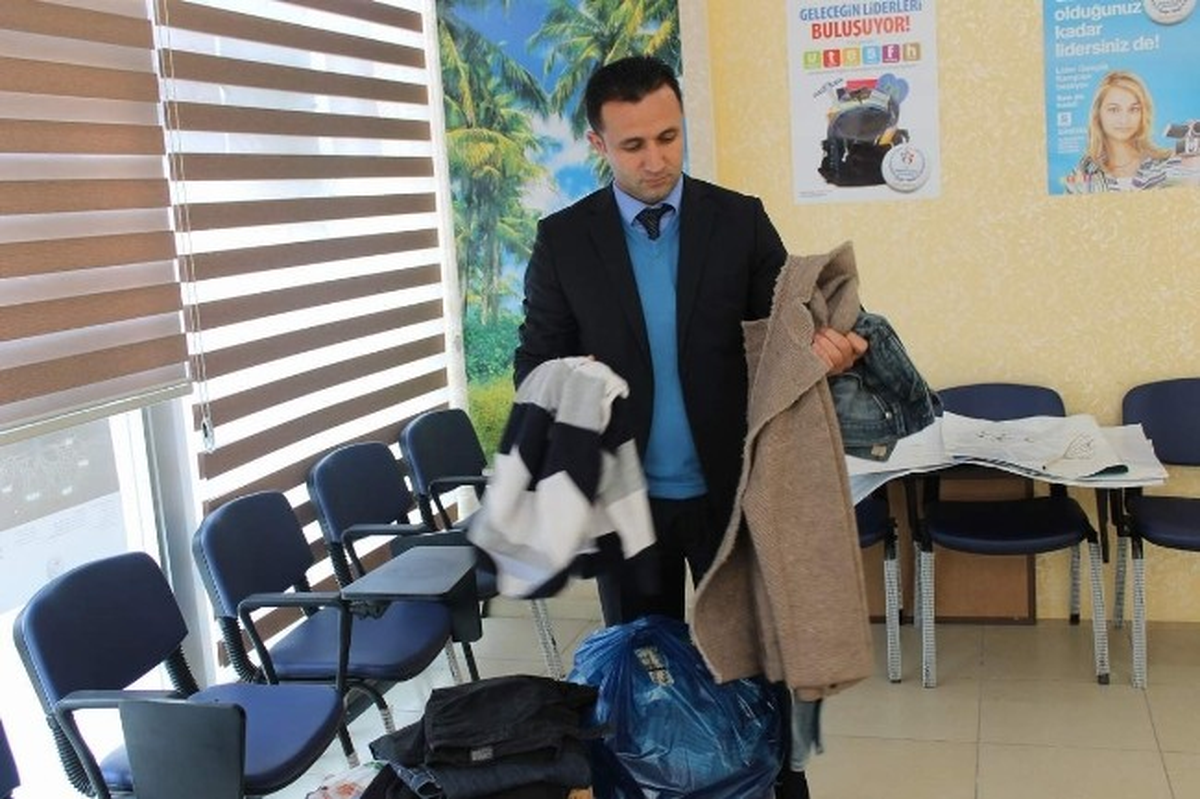 Siirt\'ten Van\'a Kışlık Giyim ve Gıda Yardımı