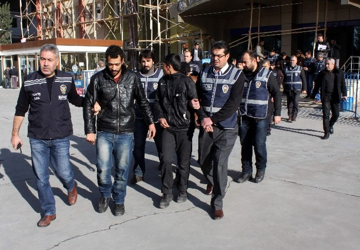 Suriyeli 9 Gaspçı Adliyeye Sevk Edildi