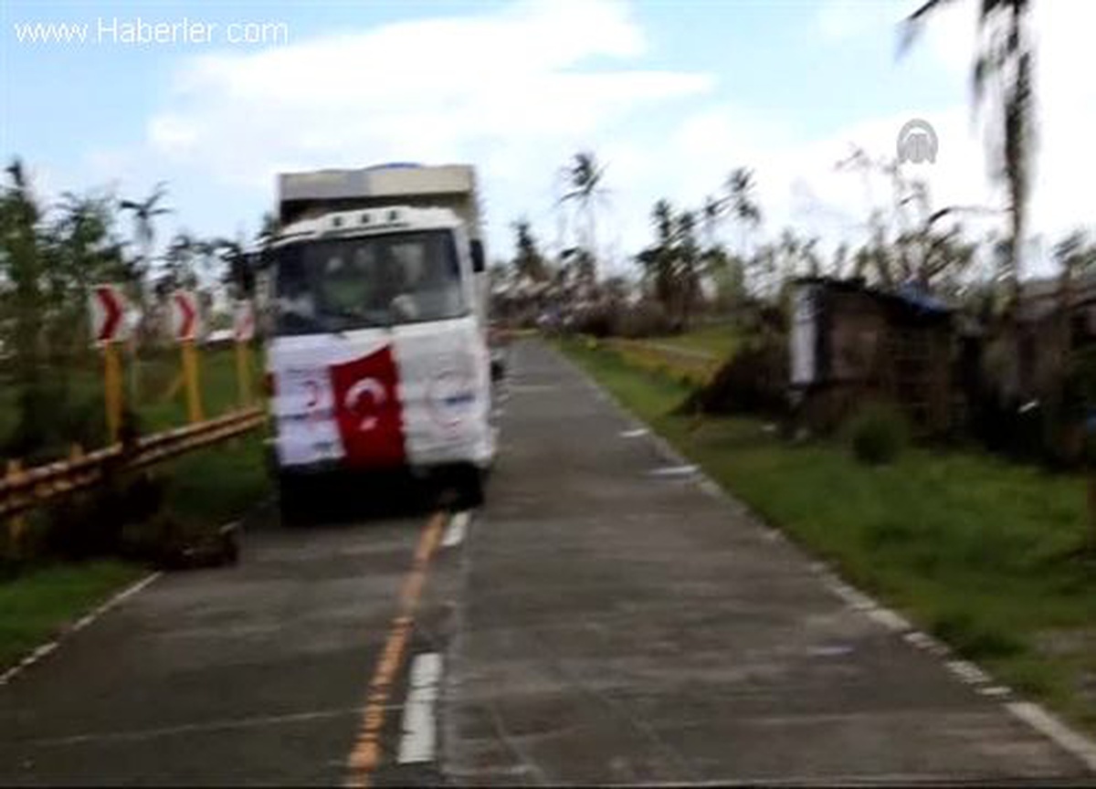 Türk Kızılayı ve AFAD Filipinler\'e çadır kent kuruyor