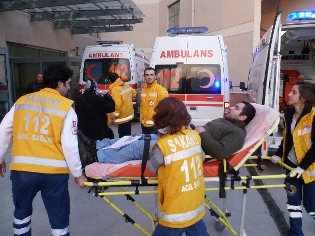 Uyuşturucudan Zehirlenen 2 Kişi Hastaneye Kaldırıldı