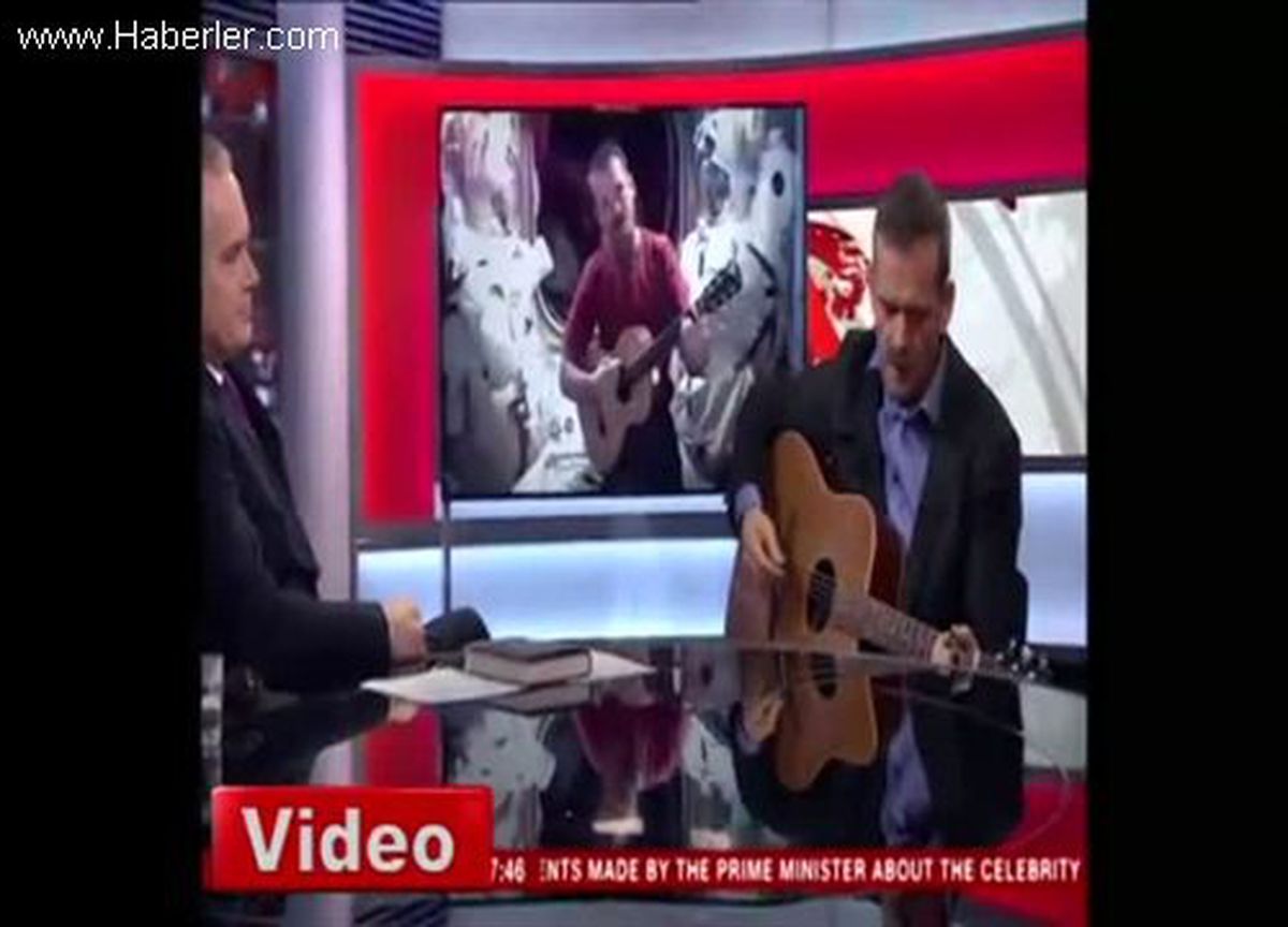 Uzayda Söylediği Şarkıyı Şimdi de Yer Altında Söyledi