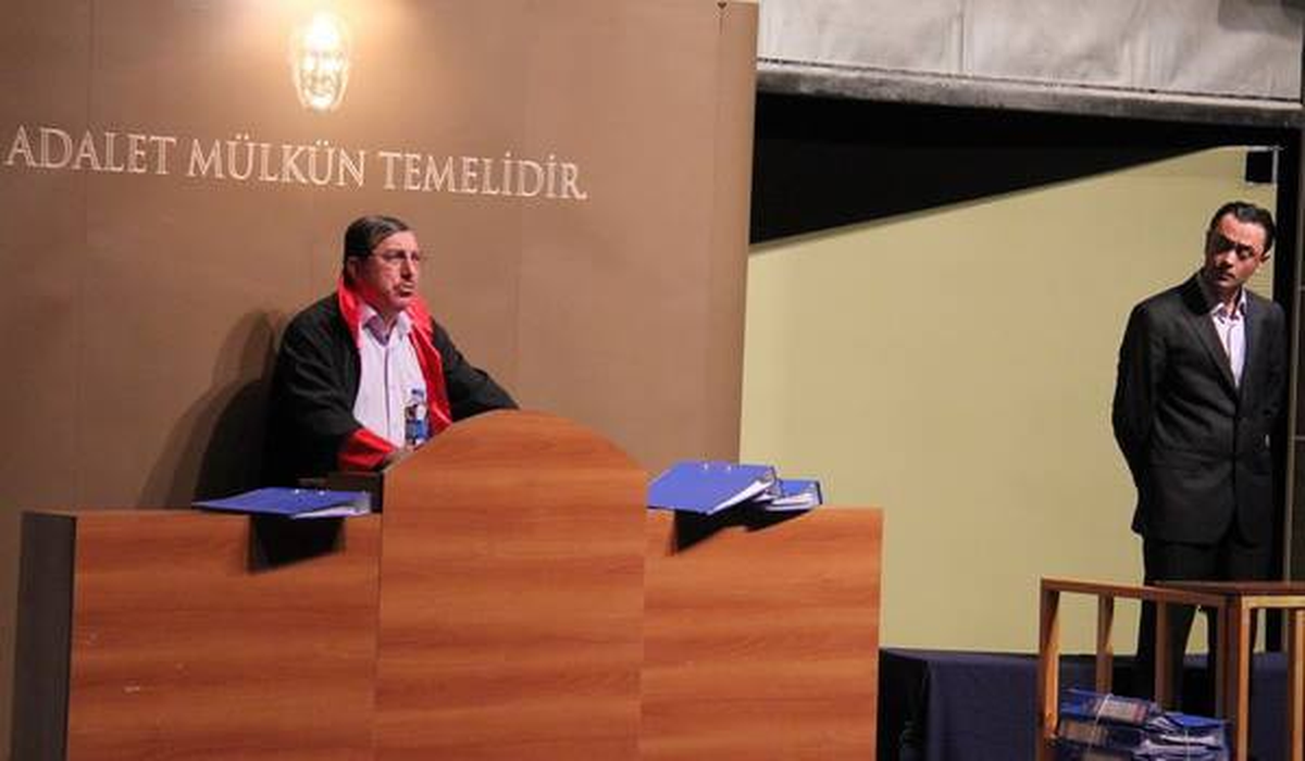 \'Yargıtatör\' Adlı Tiyatro Oyunu Çaycuma\'da Sahnelendi