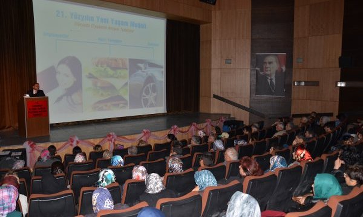 "Yeni Dünya Denkleminde Türkiye\'nin Yeri" Konferansı