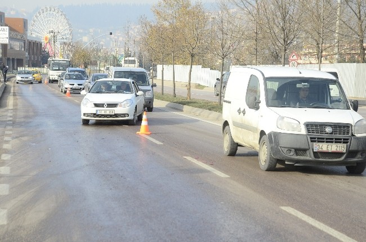 Yola Yağ Döküldü, 12 Araç Birbirine Girdi
