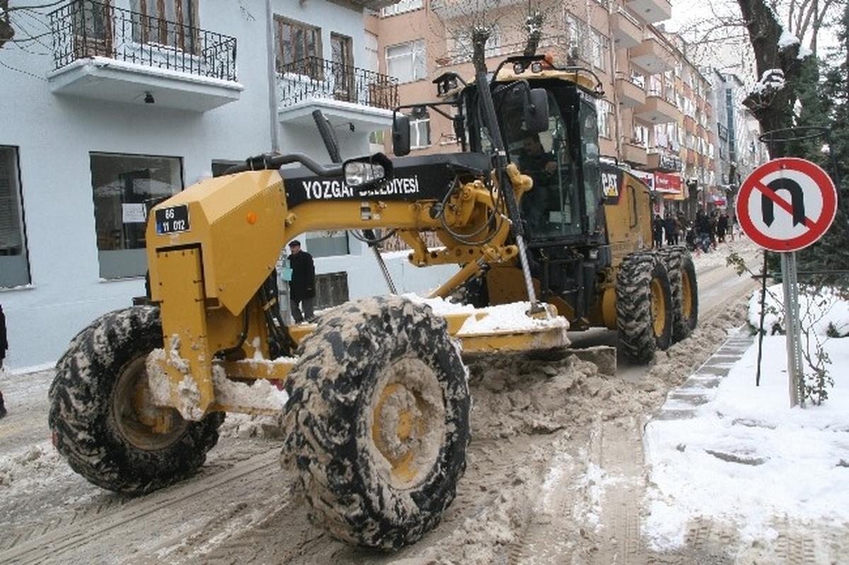 Yozgat Belediyesi Kar Temizleme Çalışmalarına Başladı