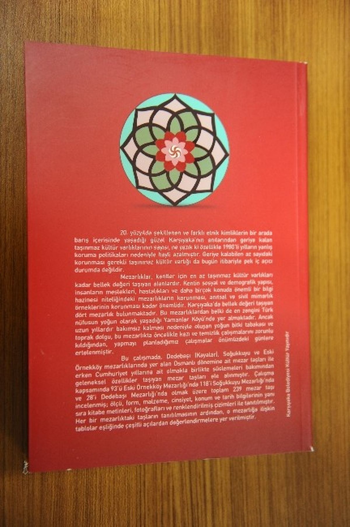 34. Kitap "Karşıyaka\'nın Taş Çiçekleri"