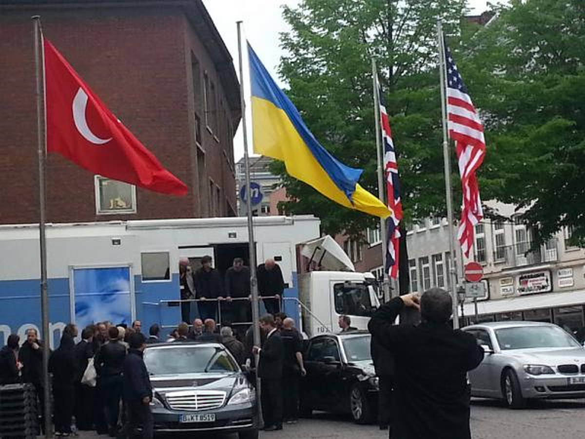 Aachen\'da Her Resmi Törende Türk Bayrağı Dalgalanacak