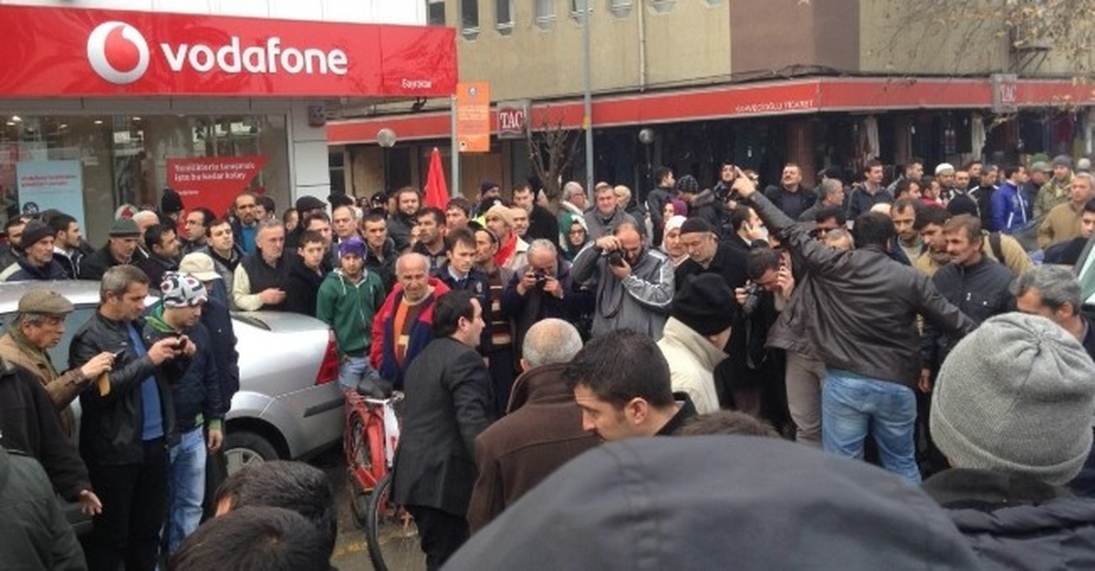 Akyazı\'da Trafik Kazası: 1 Ölü, 1 Yaralı