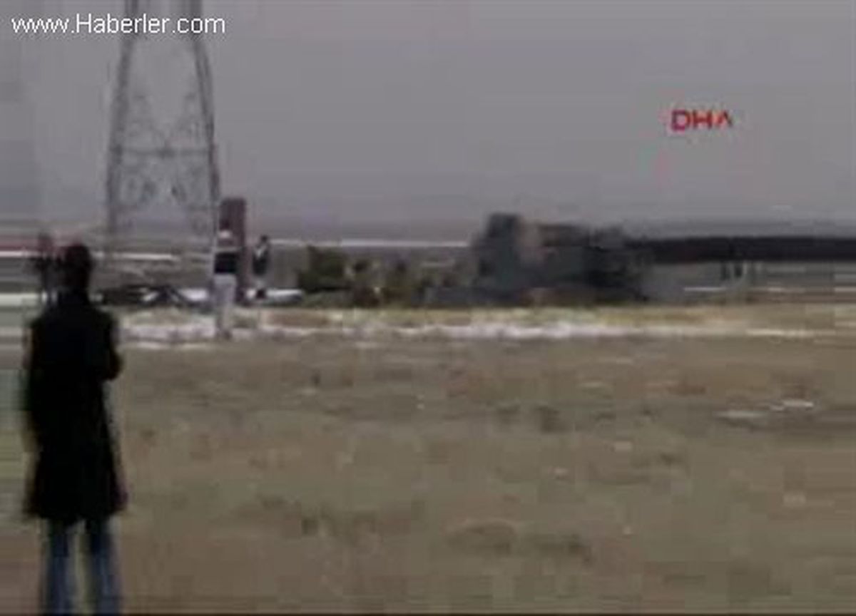 Ankara\'da Askeri Helikopter Düştü