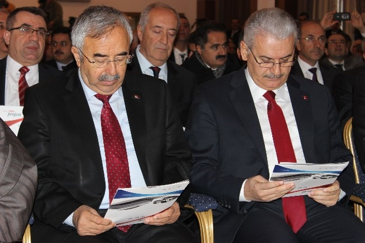 Bakan Yıldırım, Milli Tren Projesi Tanıtım Toplantısına Katıldı