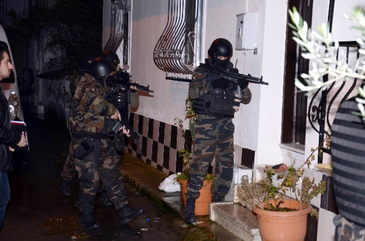 Balıkesir\'de Uyuşturucu Tacirlerine Şafak Operasyonu