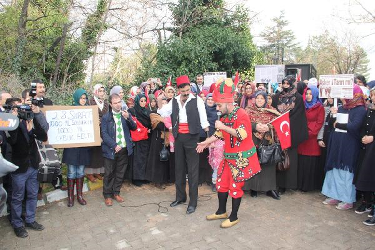 Başörtüsü Yasağının 15\'inci Yıl Dönümünde Protesto